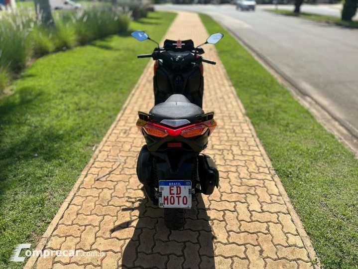 XMAX 250