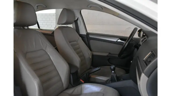 JETTA - 2.0 COMFORTLINE 4P MANUAL