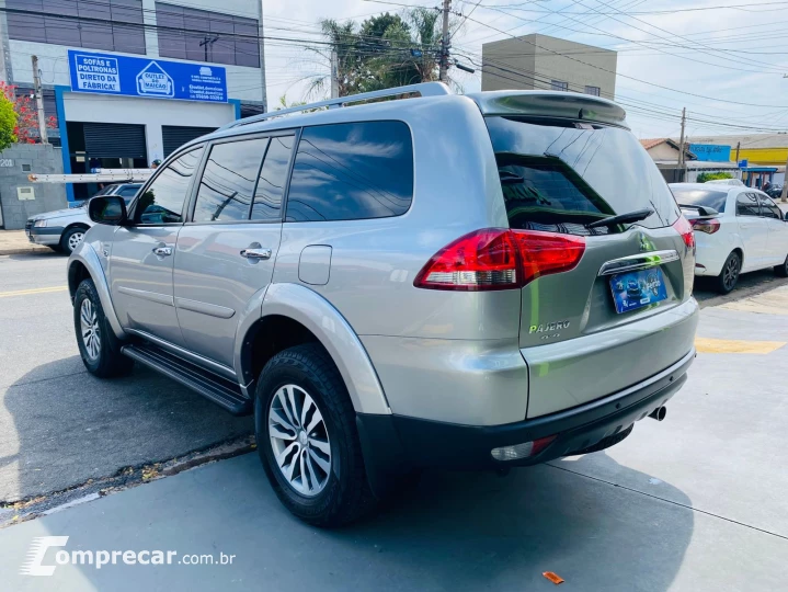 PAJERO 3.5 HPE 4X4 7 Lugares V6 24V