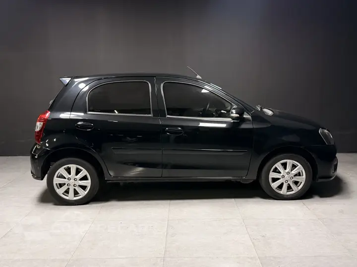 ETIOS 1.5 X PLUS 16V FLEX 4P AUTOMÁTICO