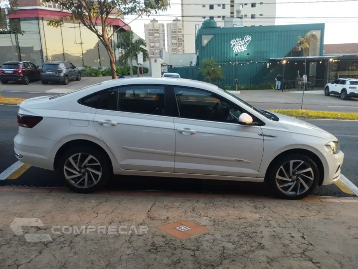 Virtus 1.0 4P 200 TSI FLEX HIGHLINE AUTOMÁTICO