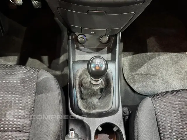 I30 - 2.0 MPFI GLS 16V 4P MANUAL