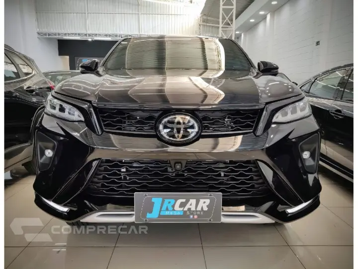 HILUX SW4 2.8 D-4D TURBO DIESEL DIAMOND 7L 4X4 AUTOMÁTICO