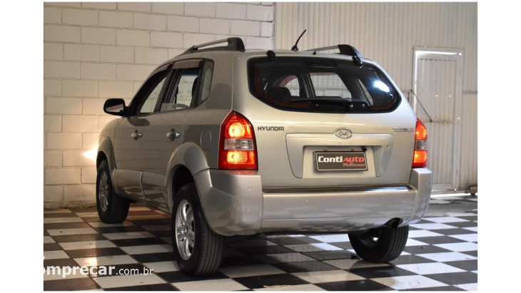 TUCSON - 2.0 MPFI GL 16V 142CV 2WD 4P AUTOMÁTICO