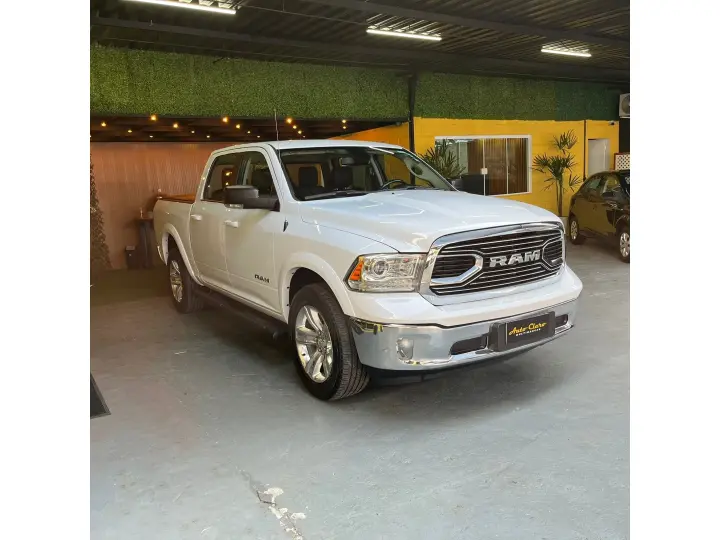 CLASSIC 5.7 V8 GASOLINA LARAMIE CD 4X4 AUTOMÁTICO