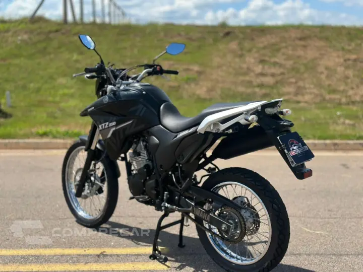XTZ 250 LANDER