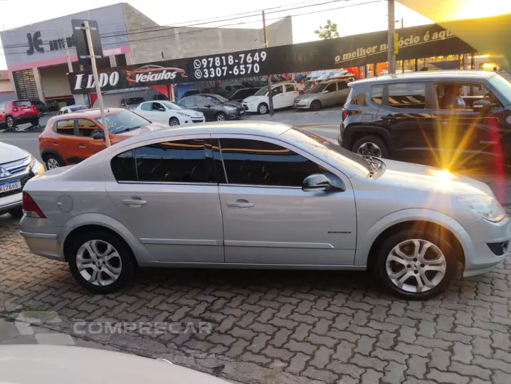 VECTRA 2.0 MPFI Elegance 8V