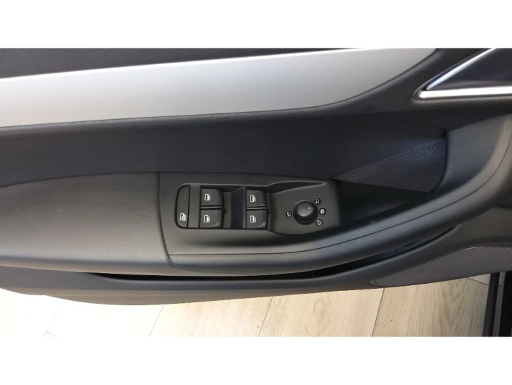 Q3 1.4 TFSI FLEX PRESTIGE PLUS S TRONIC