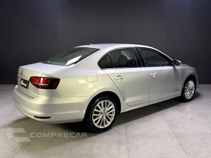 JETTA 2.0 COMFORTLINE FLEX 4P TIPTRONIC