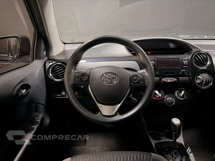 ETIOS 1.5 X PLUS 16V FLEX 4P AUTOMÁTICO