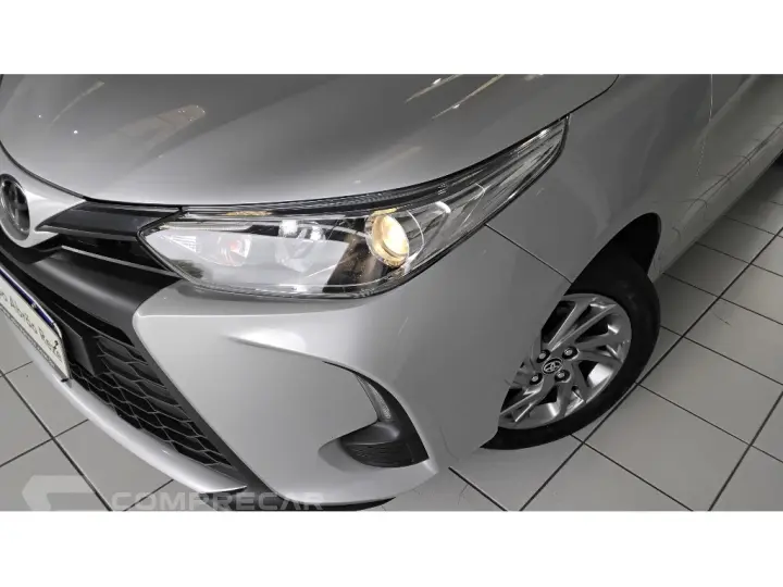 YARIS 1.5 16V FLEX SEDAN XS CONNECT MULTIDRIVE
