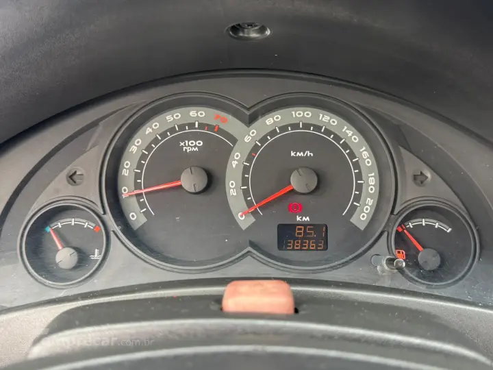 CELTA 1.0 MPFI Life 8V