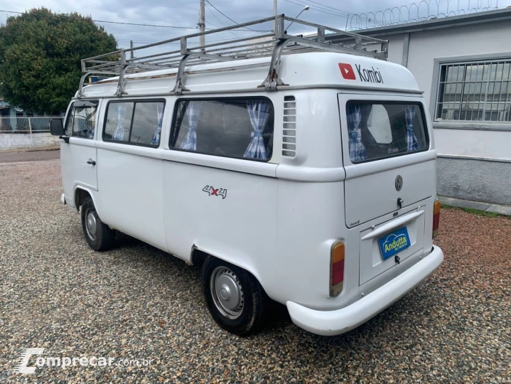 Kombi 1.4 FLEX STD 9 LUGARES