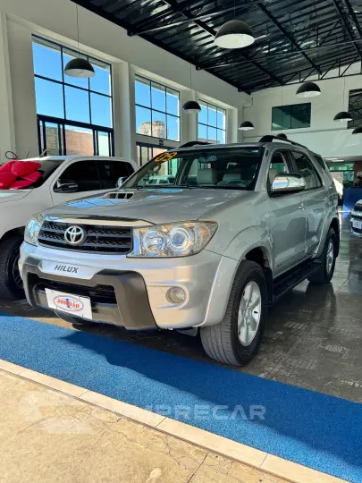 Hilux SW4 SRV D4-D 4x4 3.0 TDI Dies. Aut