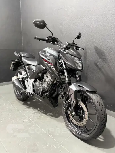 CB 300 F TWISTER CBS