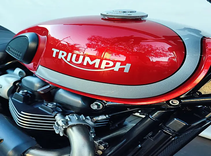 TRIUMPH STREET SCRAMBLER