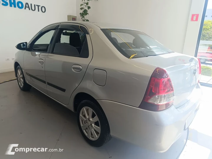 ETIOS 1.5 X PLUS SEDAN 16V 4P AUTOMÁTICO