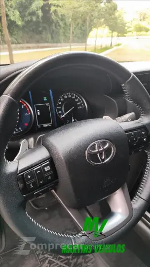 HILUX SW4 2.8 D-4D TURBO DIESEL SRX 4X4 AUTOMÁTICO