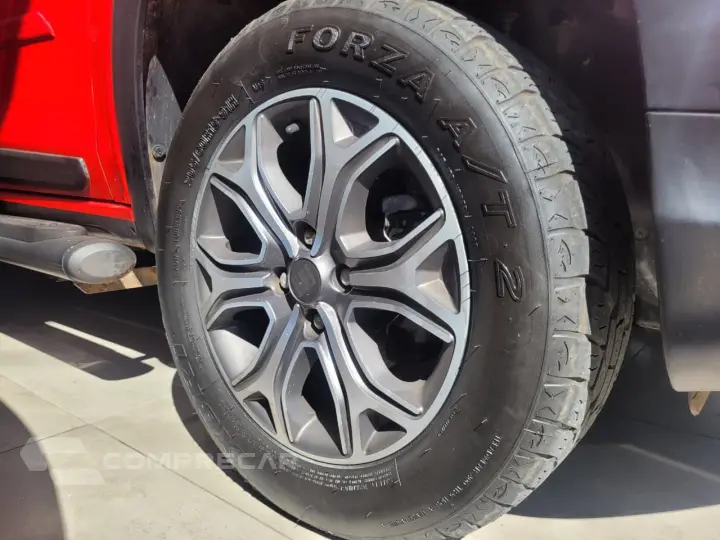 Strada Volcano 1.3 Flex 8V CD