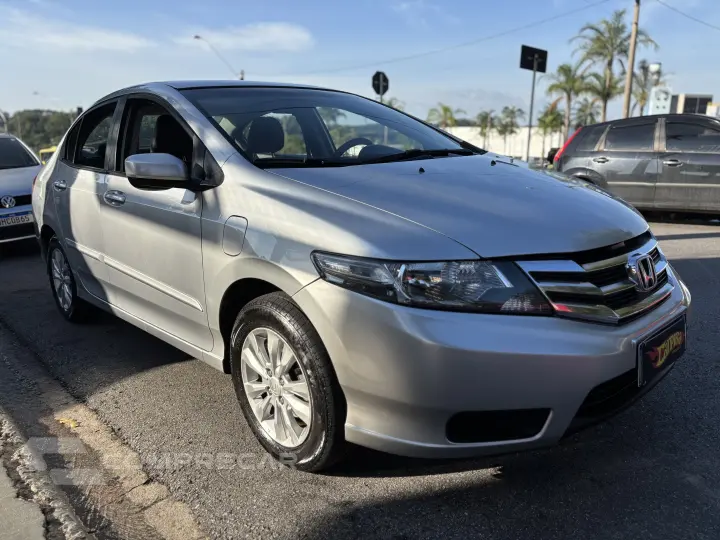 CITY 1.5 LX Sedan 16V