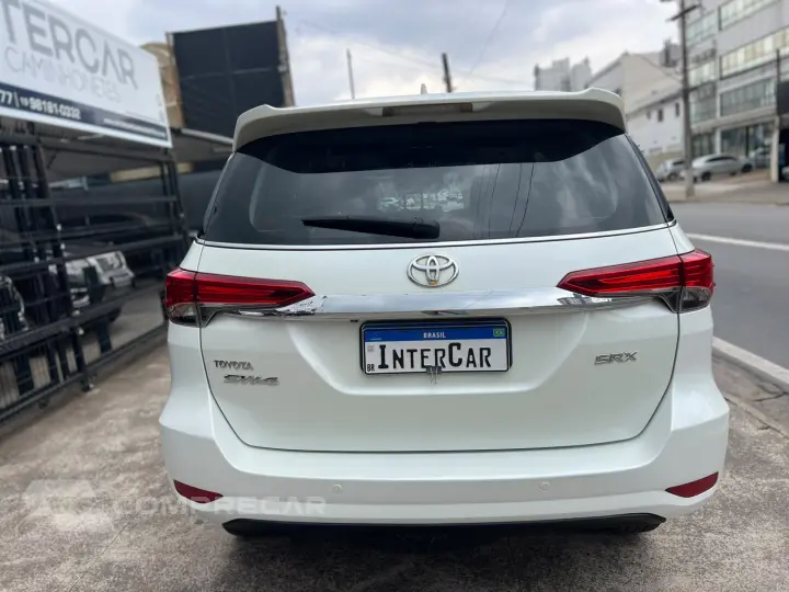 HILUX SW4 2.8 D-4d Turbo SRX 4X4