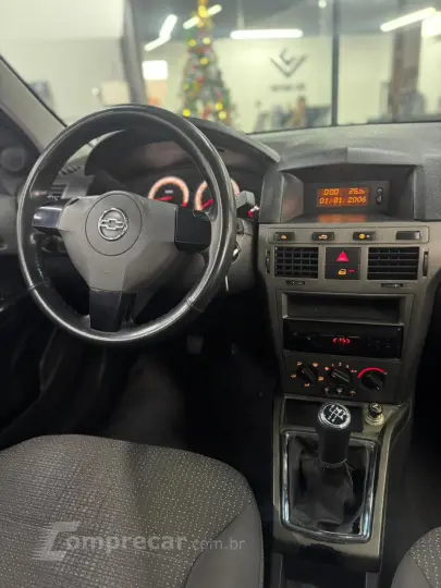 VECTRA 2.0 MPFI Expression 8V