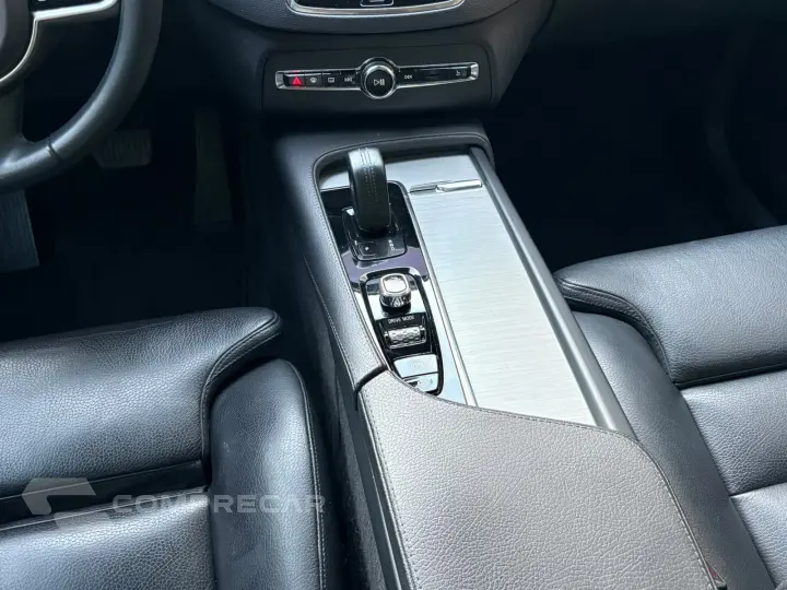 XC90 2.0 T8 Hybrid Momentum AWD Geartronic