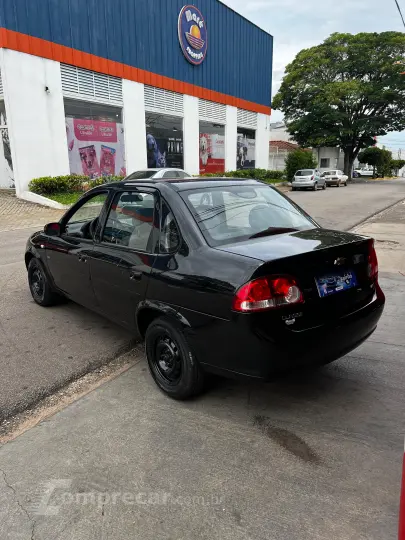 CLASSIC 1.0 MPFI Sedan 8V