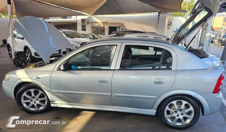 ASTRA 2.0 MPFI Advantage 8V