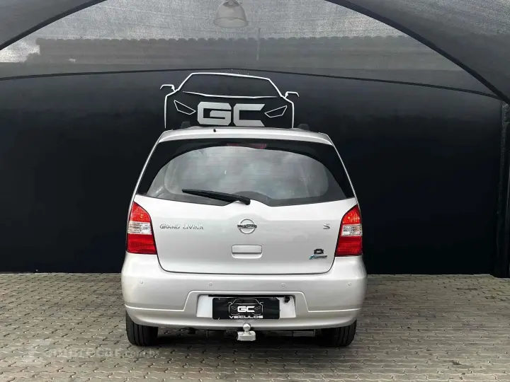 GRAND LIVINA 1.8 S 16V FLEX 4P MANUAL