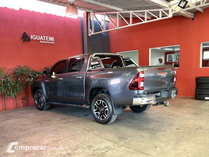 HILUX 2.8 D-4D TURBO DIESEL CD SRX 4X4 AUTOMÁTICO