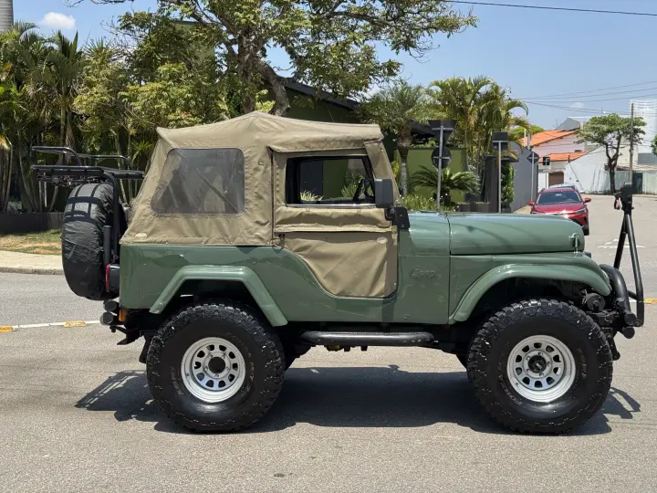 JEEP 2.6 6 Cilindros 12V
