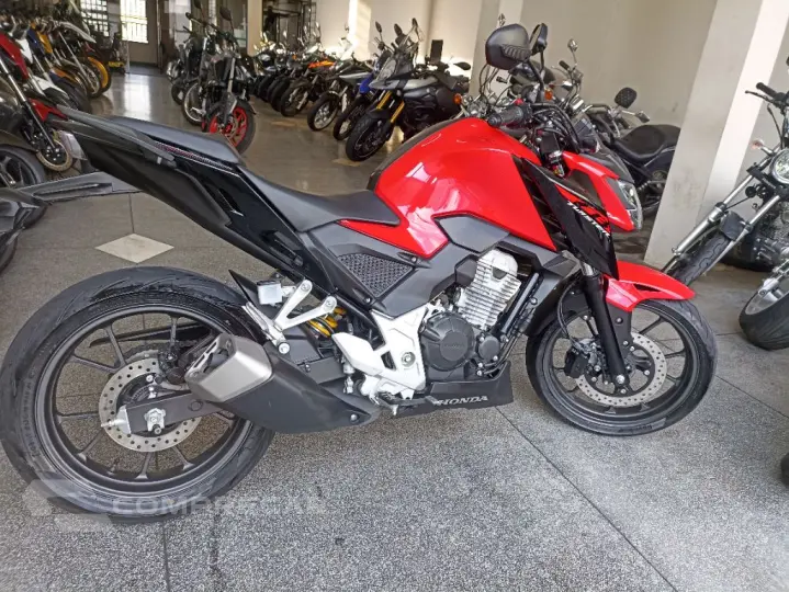 CB 300F Twister Flex