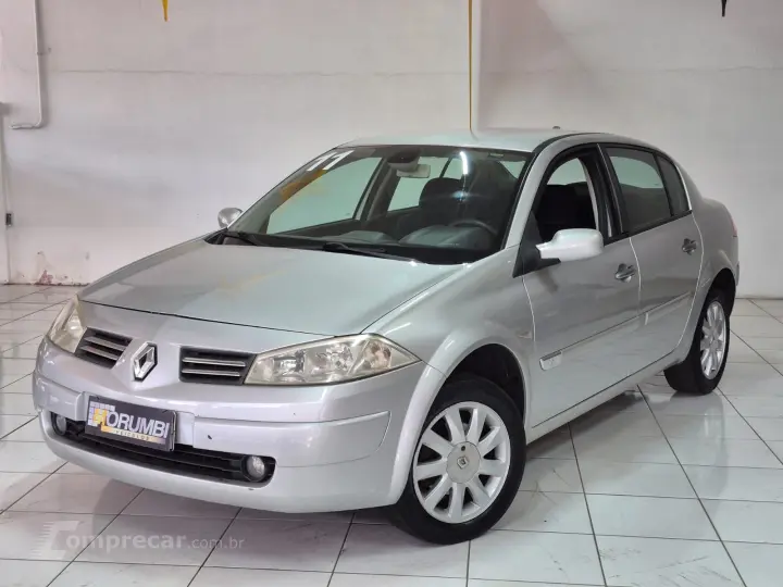 Megane Sedan Dynamique 1.6 16V (flex)