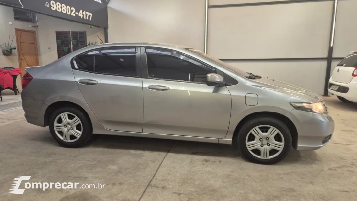 CITY 1.5 DX Sedan 16V