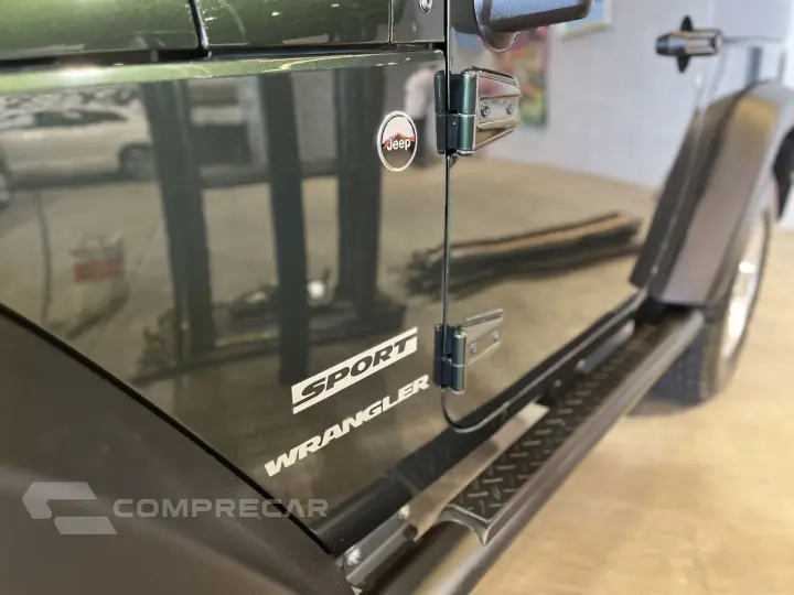 Wrangler 3.8 V6 12V SPORT TETO RÍGIDO AUTOMÁTICO