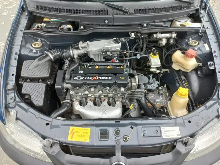 CELTA 1.0 MPFI Life 8V