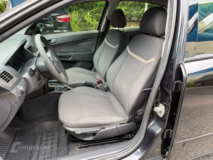 VECTRA 2.0 MPFI Expression 8V