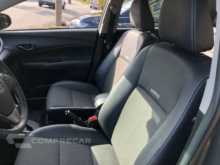 Yaris 1.5 16V Flex Sedan Xs Connect Multidrive
