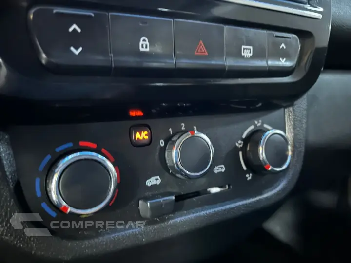 Kwid KWID Intense 1.0 Flex 12V 5p Mec.