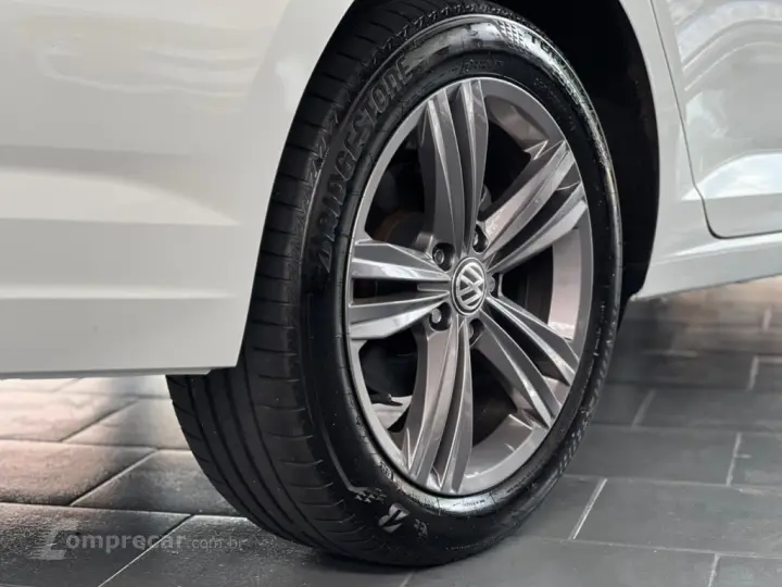 JETTA 1.4 250 TSI TOTAL FLEX R-LINE TIPTRONIC