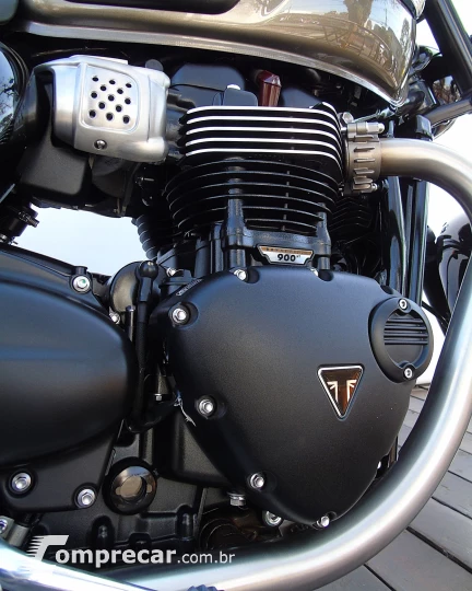 TRIUMPH BONNEVILLE T100 900