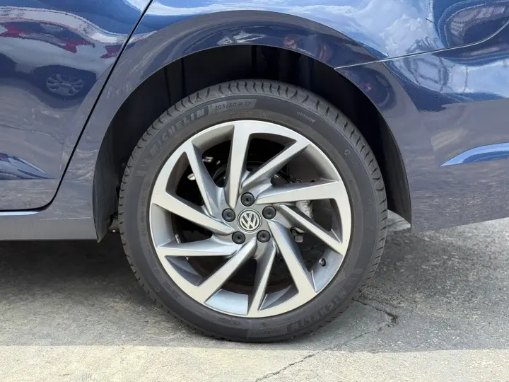 VIRTUS Highline 200TSI