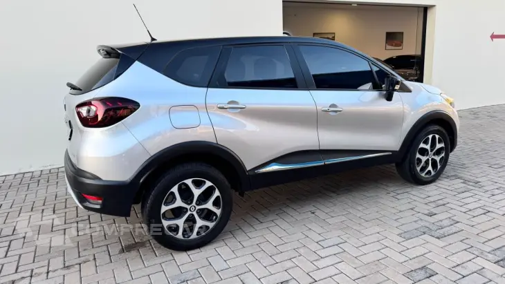 Captur 1.6 16V 4P FLEX SCE LIFE X-TRONIC CVT