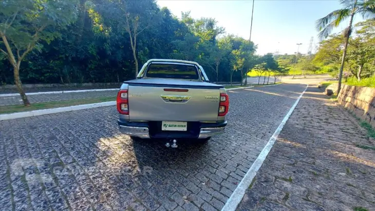 HILUX 2.8 D-4D TURBO DIESEL CD SRX 4X4 AUTOMÁTICO