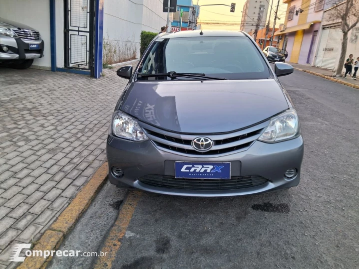 Etios Sedan 1.5 16V 4P FLEX XS