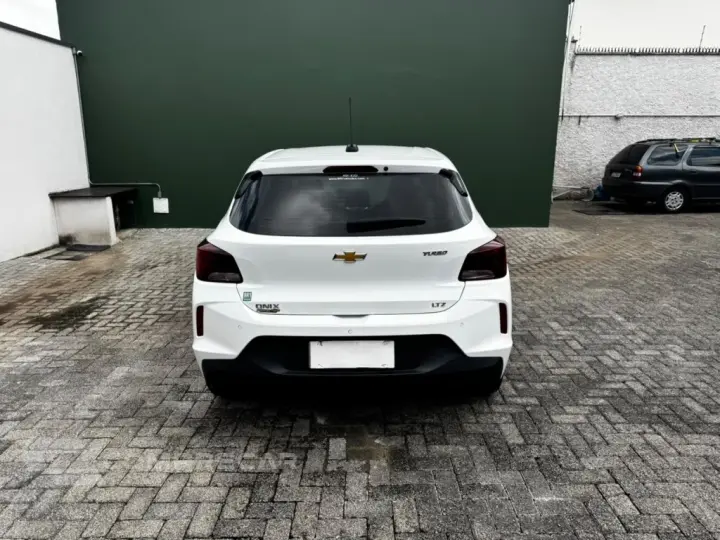 ONIX 1.0 TURBO FLEX LTZ AUTOMÁTICO