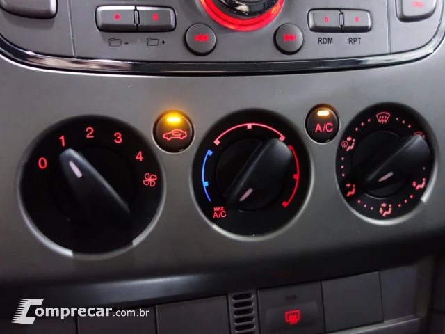 FOCUS HATCH - 2.0 GLX 16V 4P MANUAL
