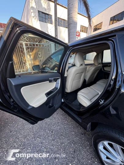 XC60 2.0 T5 Momentum