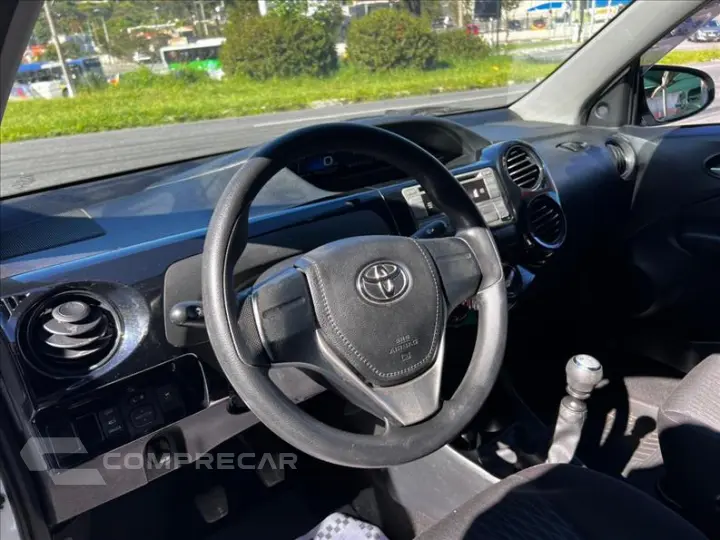ETIOS 1.5 X Sedan 16V